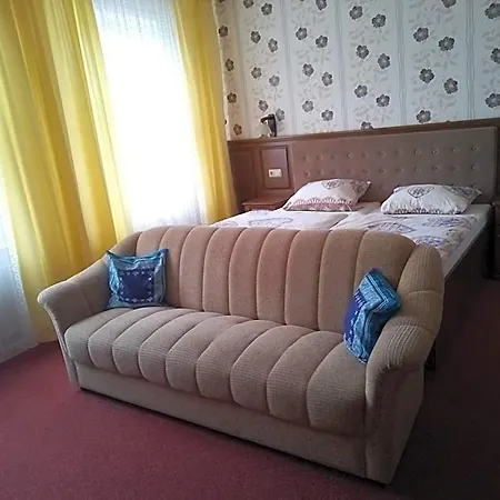 Stadt Hotel *