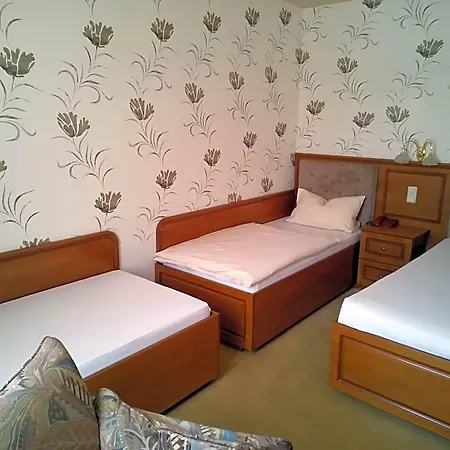 Stadt Hotel *