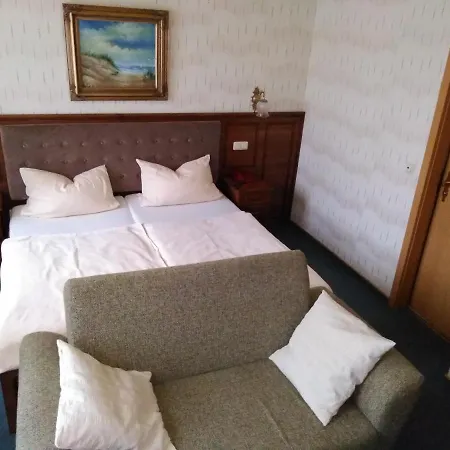 Stadt Hotel *